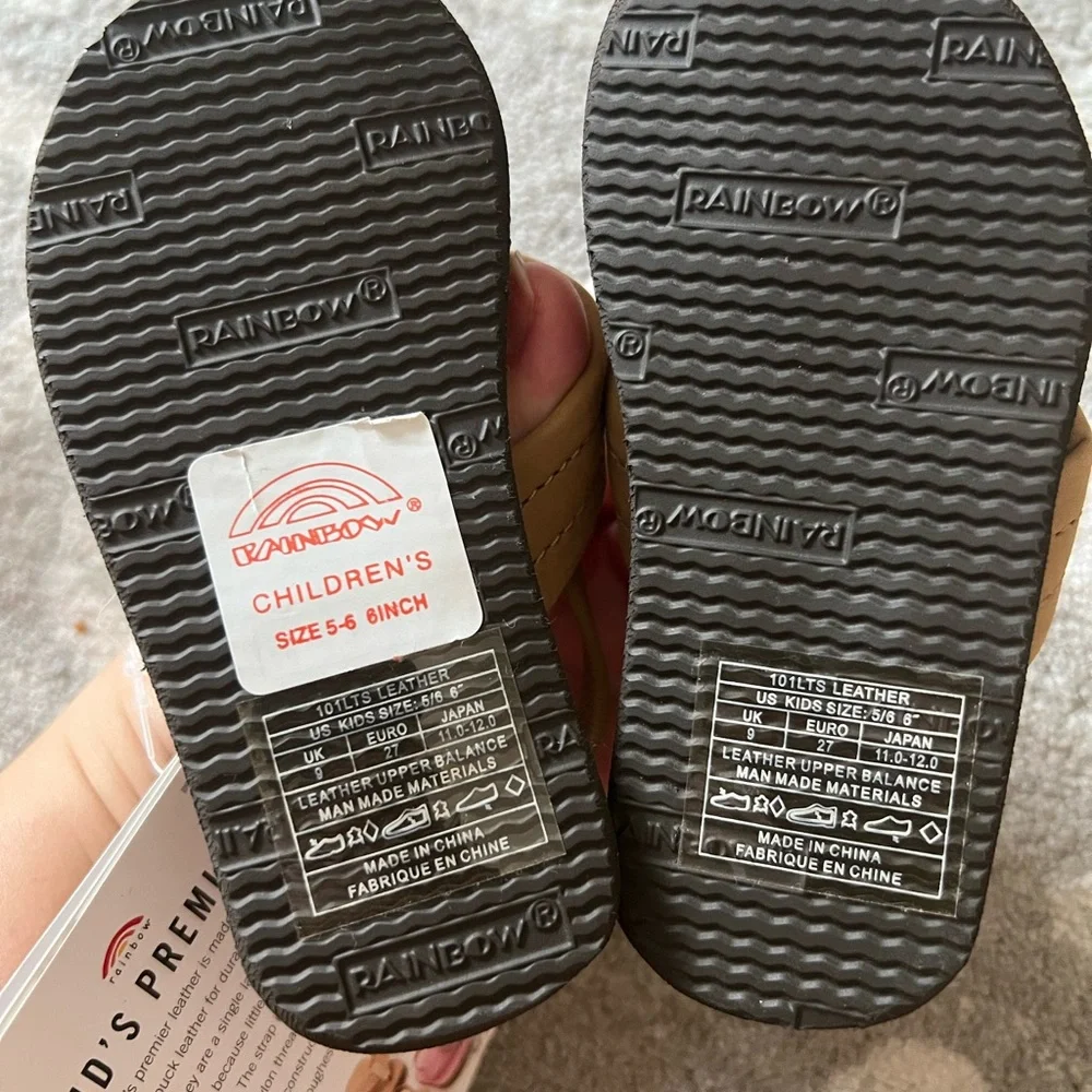 BRAND NEW Toddler Rainbow Sandals with Strap - Picture 2 of 4